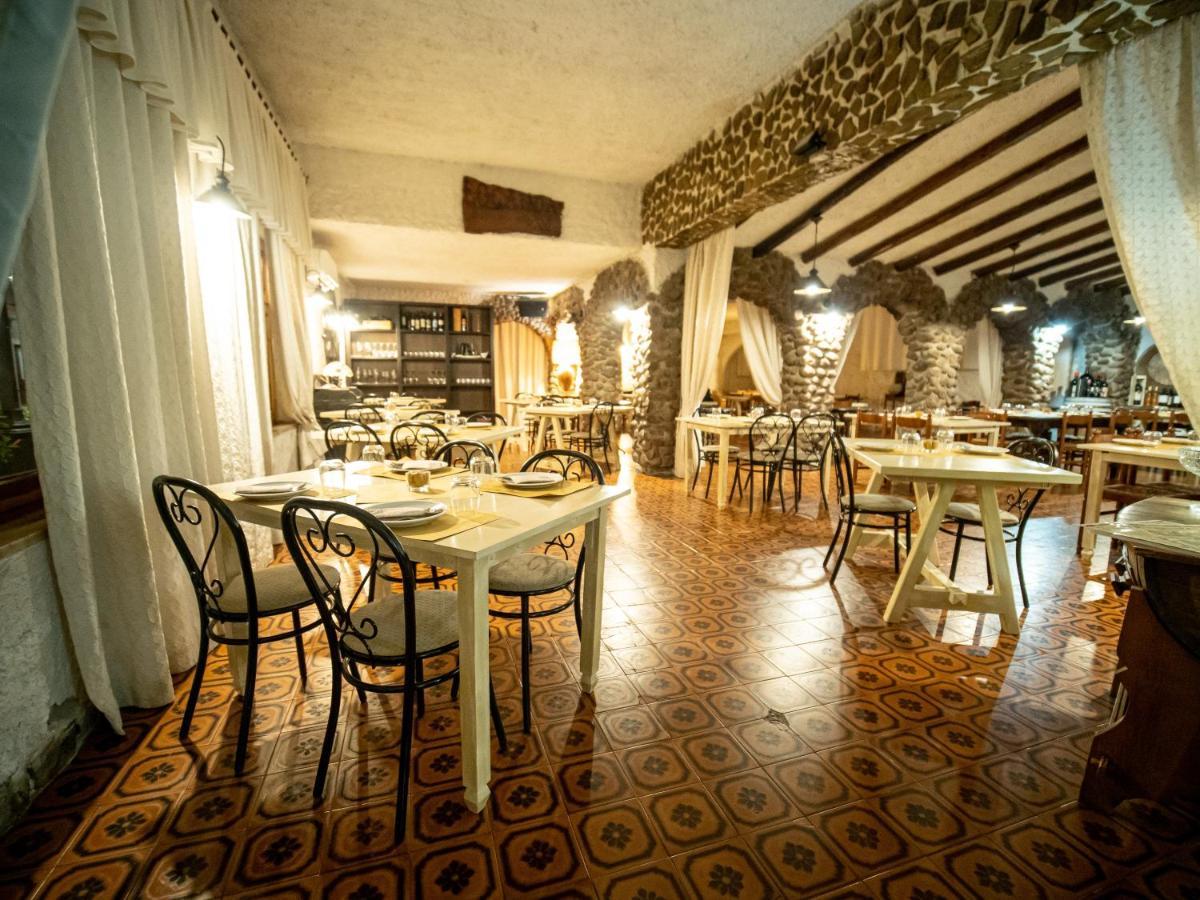 Albergo Ristorante Locanda Rosella Giba 외부 사진