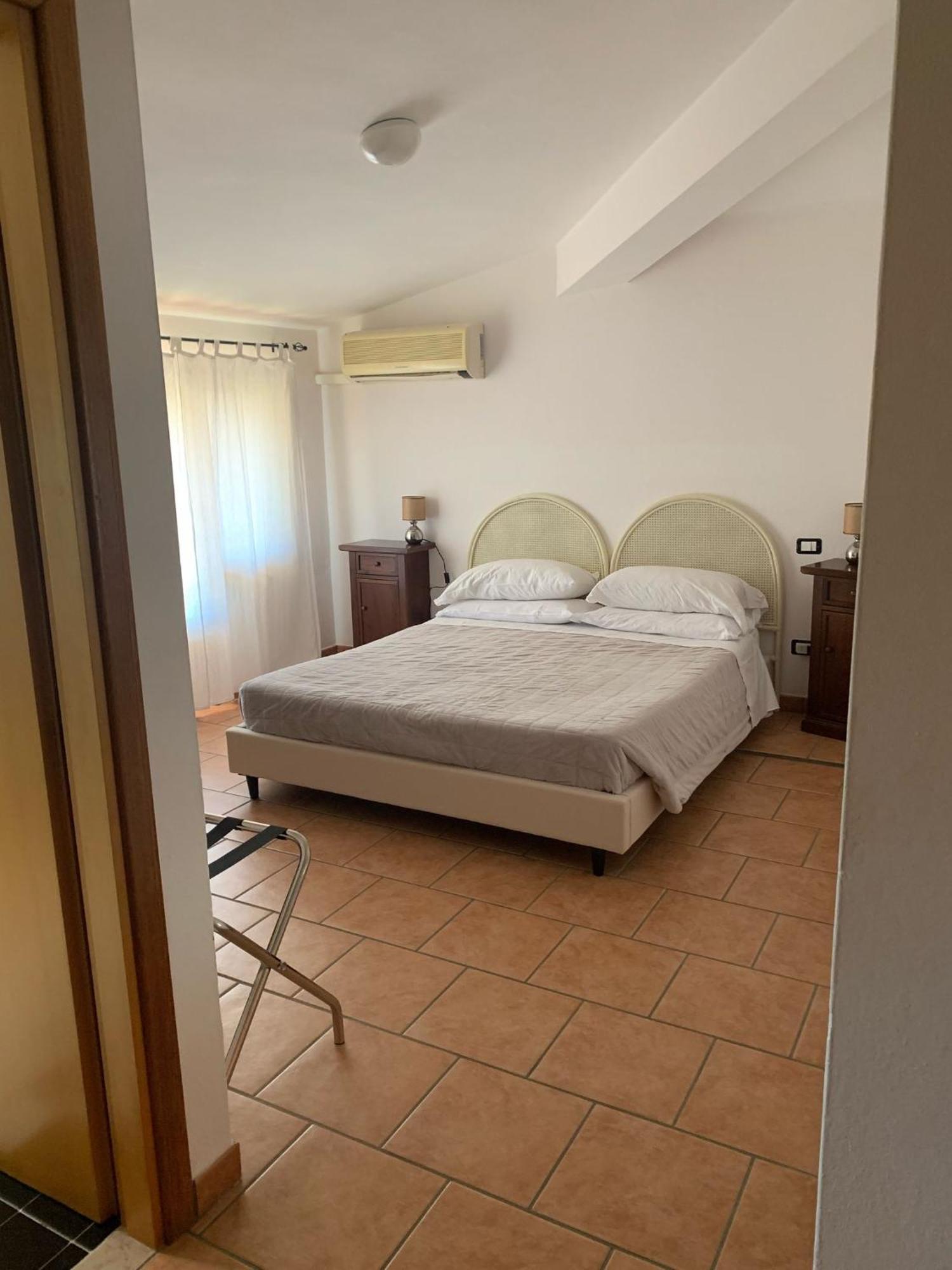 Albergo Ristorante Locanda Rosella Giba 외부 사진